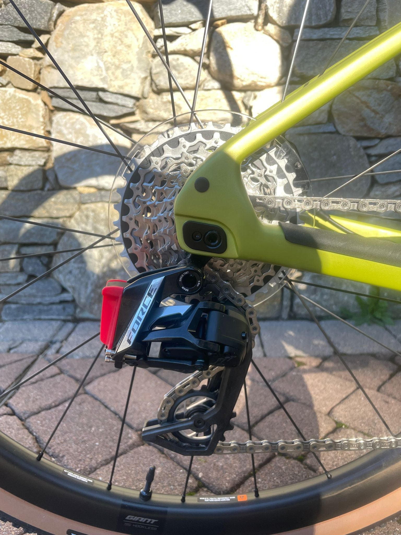 Giant Revolt Advanced Pro 0 2026